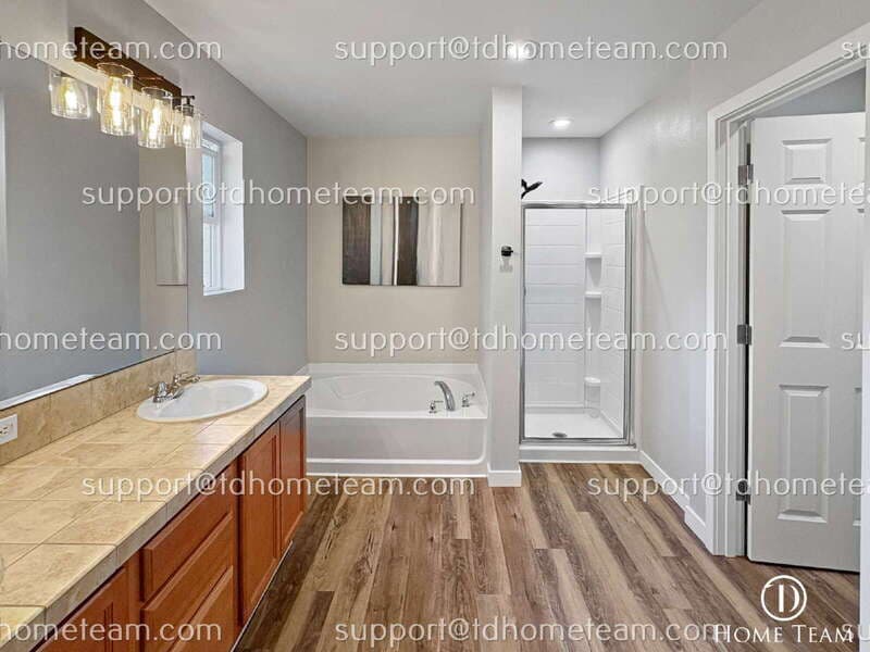 Kent House: 23806 118th Pl SE