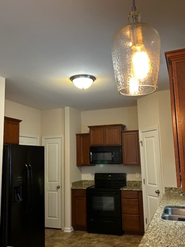 Lexington House: 257 Chesterton Drive