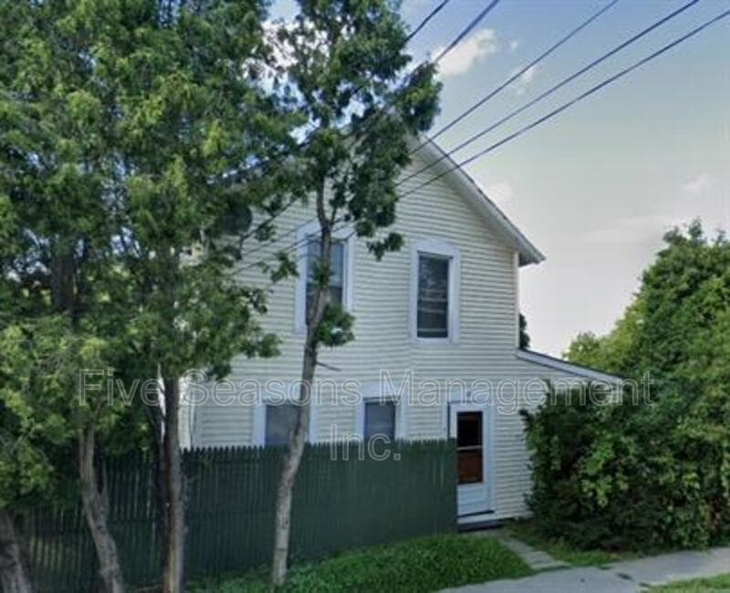 Burlington Condo: 80 Chase Street