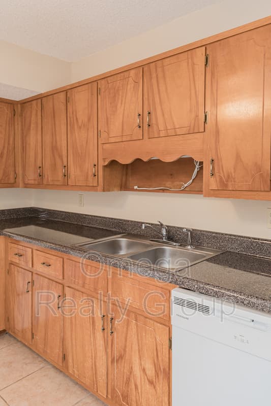 Birmingham Townhome: 2407 Hampstead Dr
