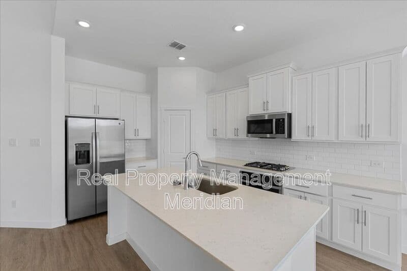 Saginaw House: 3001 Brainerd Dr