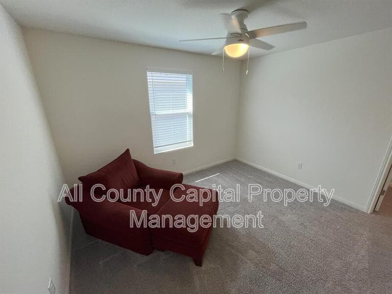 Maxwell House: 215 Light Timber Rd