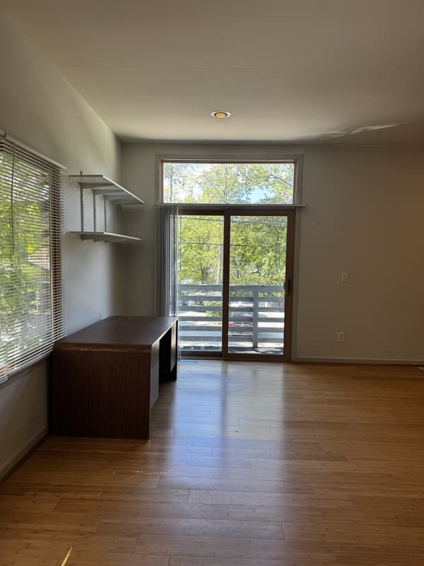 Ann Arbor House: 1556 Jones Drive
