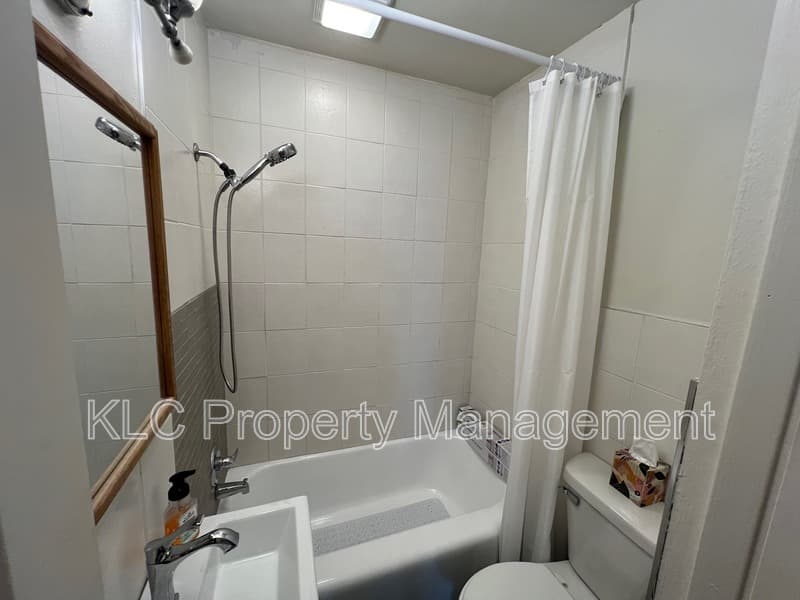 Des Moines House: 2524 57th Street