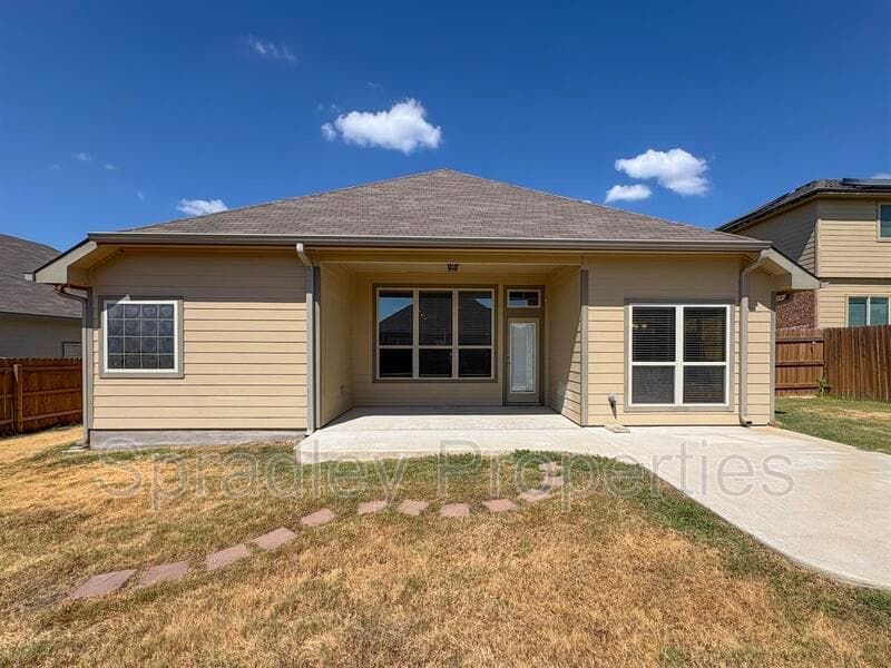Temple House: 1131 Kiskadee Branch
