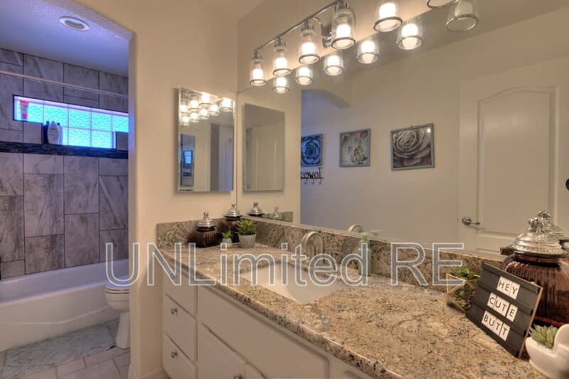 Lake Havasu City House: 304 Acoma Blvd S
