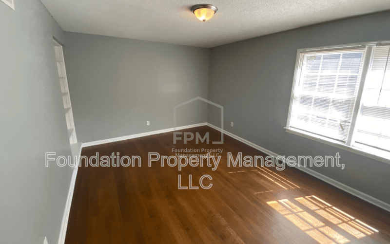 Memphis House: 3083 Dothan Street