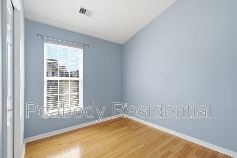 Sterling House: 46670 Cavendish Sq