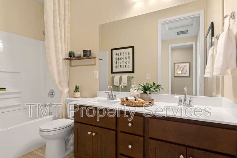 Sacramento Townhome: 23 Advantage Court
