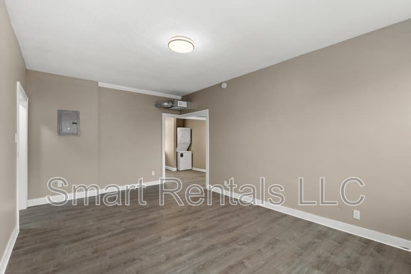 St. Louis Condo: 4209 Ellenwood Avenue - 202