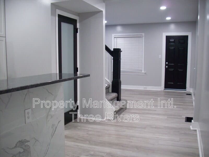 Braddock Condo: 122 Pattison Avenue