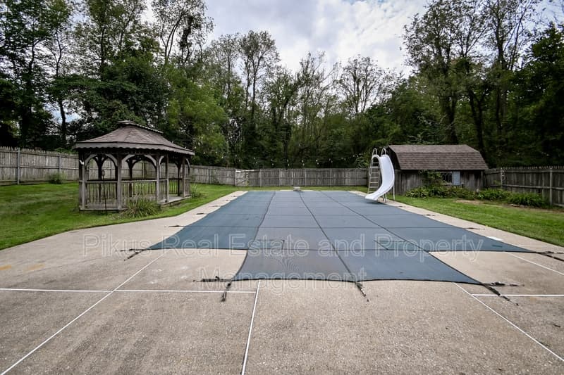 North Canton House: 1280 Linwood Avenue Southwest