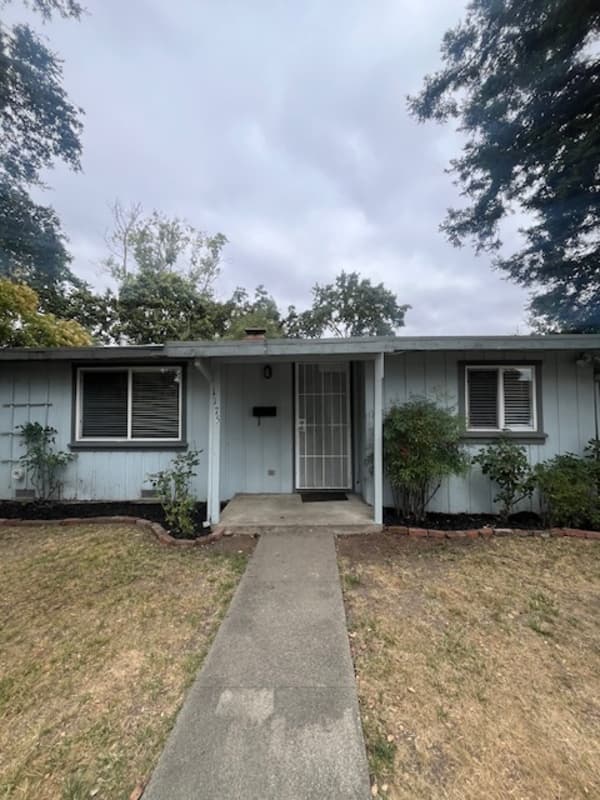 Santa Rosa House: 1175 McConnell Avenue