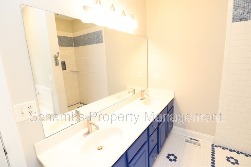 Apex House: 1003 Scotts Ridge Trl