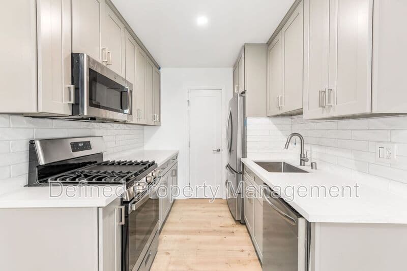 Los Angeles Condo: 1522 S. St Andrews Place