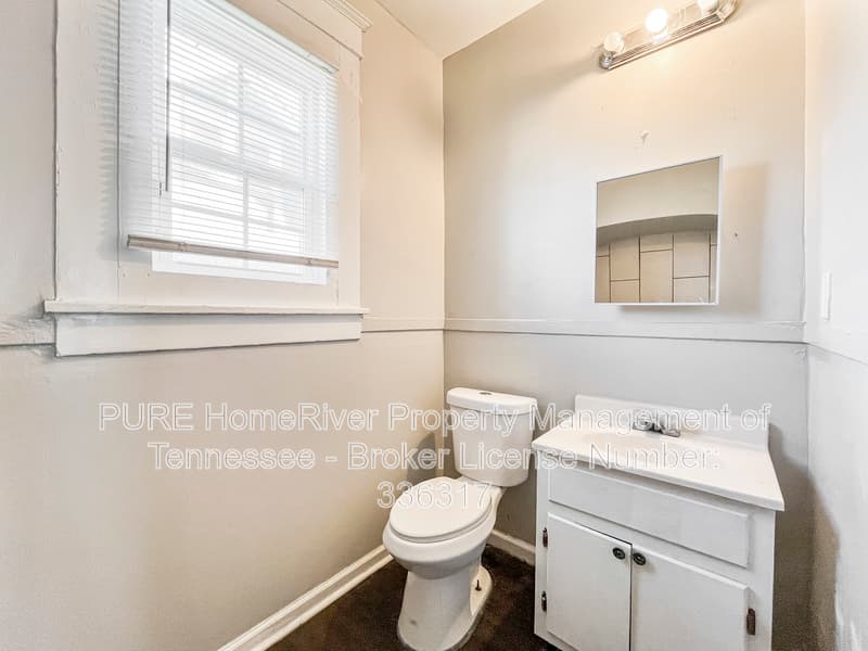 Memphis House: 880 N Watkins St