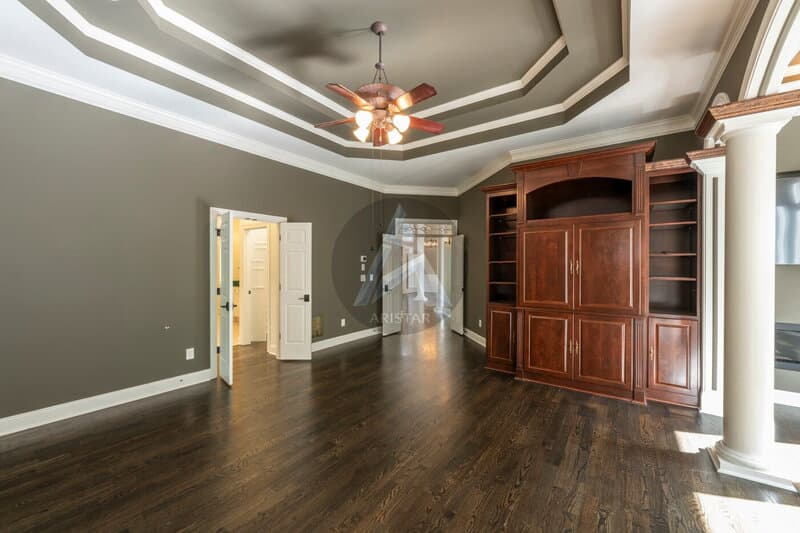 Kennesaw House: 5211 Hadaway Rd NW