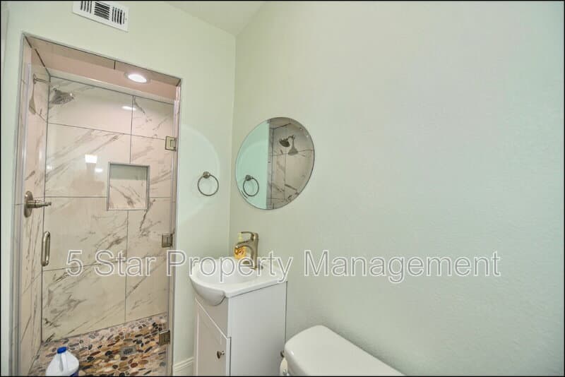 El Paso House: 3030 Aurora Avenue