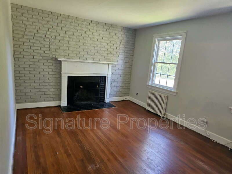 Richmond Condo: 903 Lake Rd