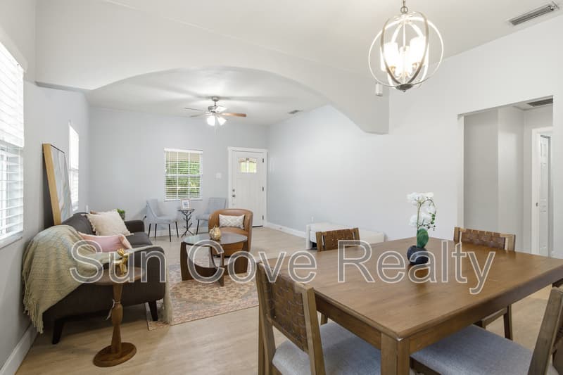 Tampa House: 2815 N Taliaferro Ave