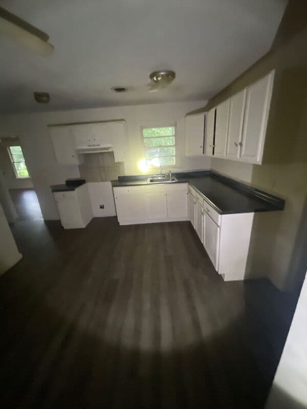 Jackson House: 925 Oleander Avenue- NEW