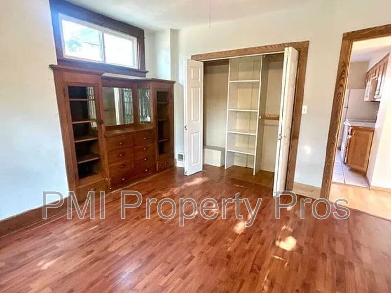 Waukesha Condo: 424 W College Ave