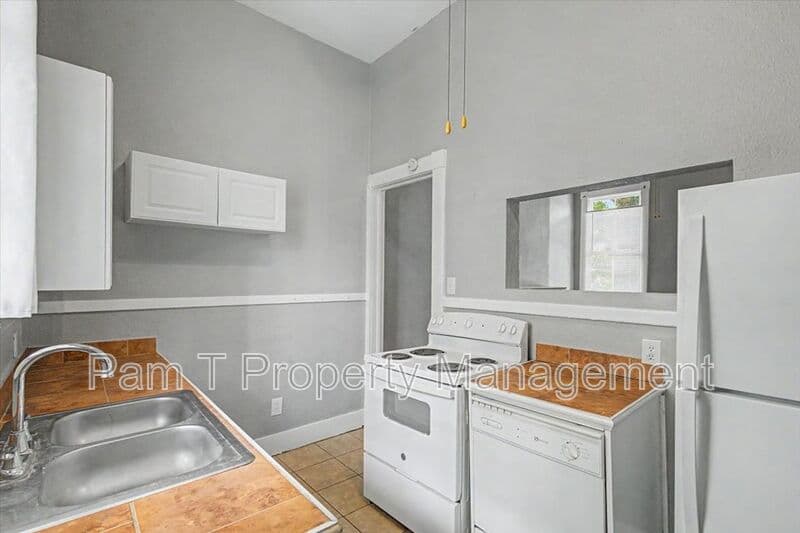Savannah Condo: 402 E Park Ave