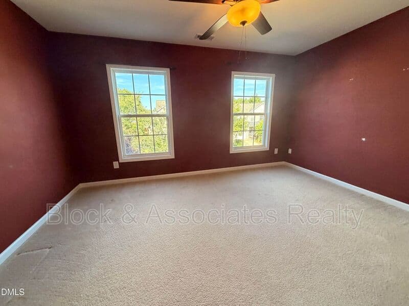 Holly Springs House: 536 Gooseberry Dr