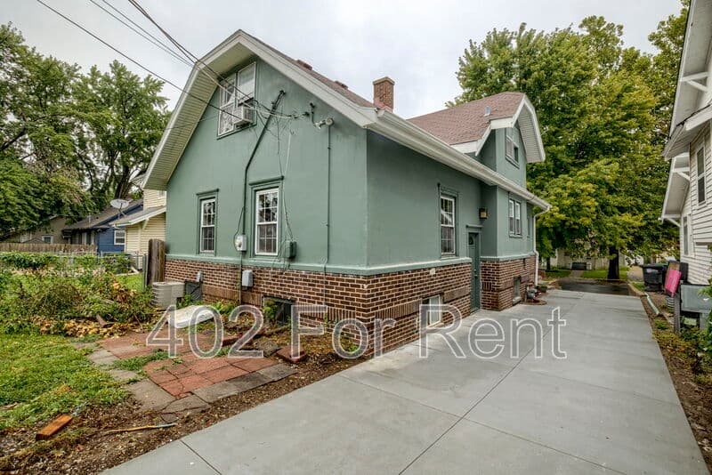 Omaha House: 2516 North 48th Street - Grom Crew