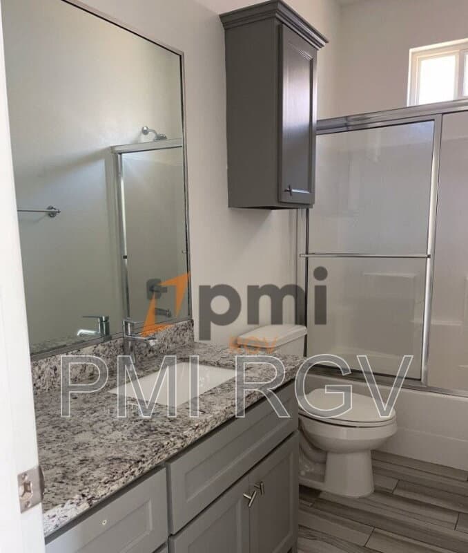 Pharr Condo: 808 W Carmel Ave