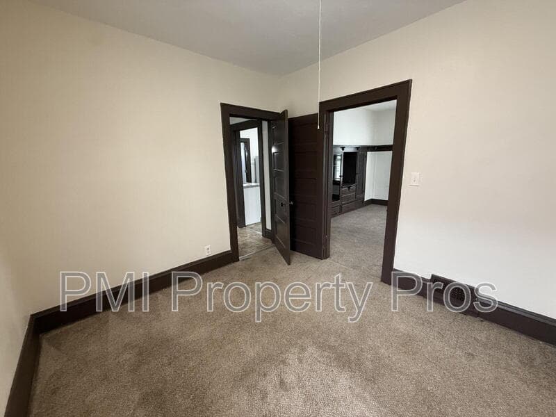 Milwaukee Condo: 2532 N 37th St