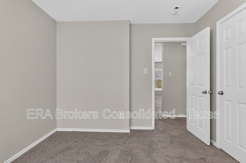 San Antonio House: 5938 Southern Knoll