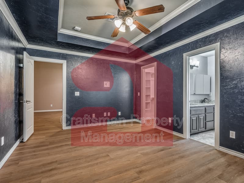 Moore House: 3209 Loren Drive