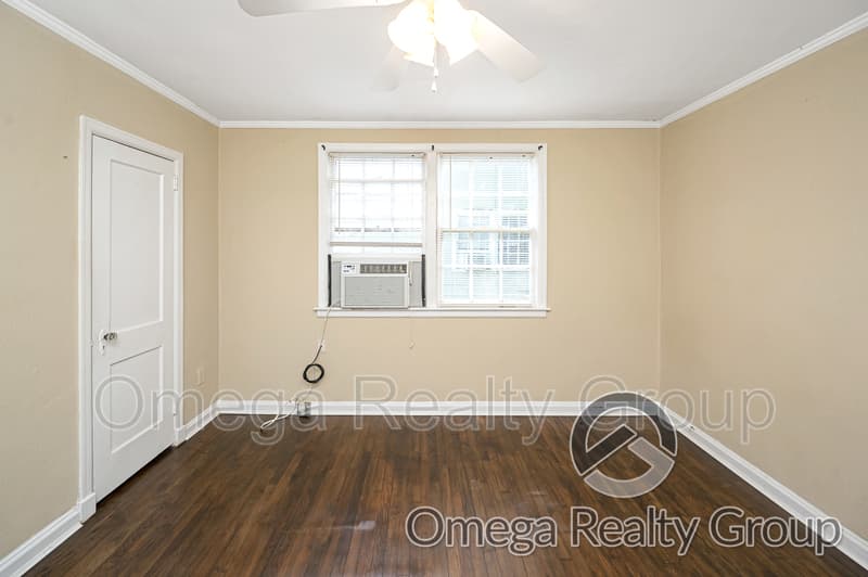 Montgomery Condo: 1020 Pershing St