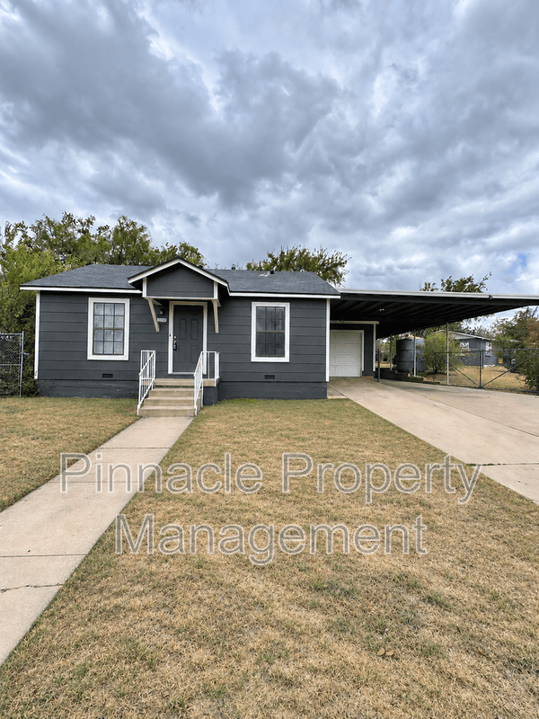 San Angelo House: 1209 Forest Park Avenue