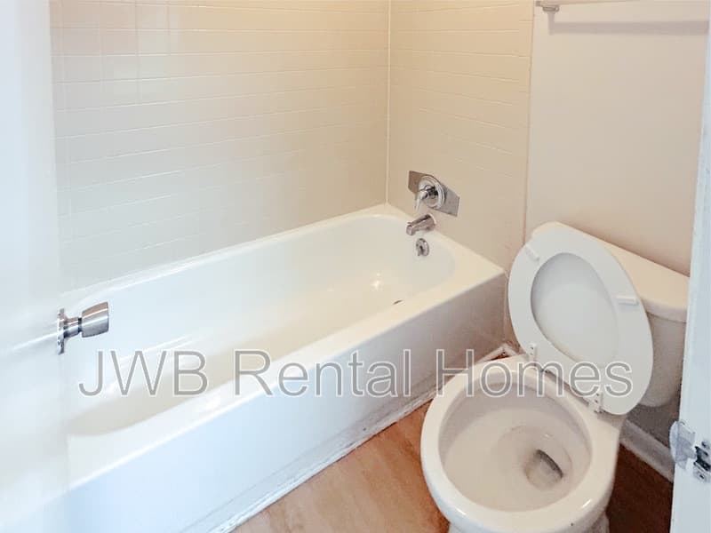 Jacksonville Townhome: 8342 Derbyshire Pl