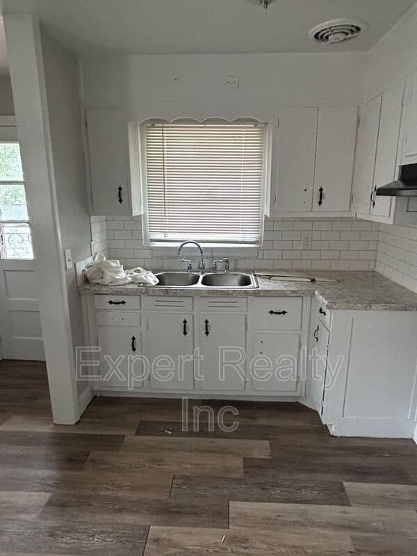 Birmingham House: 1025 45th Street Ensley