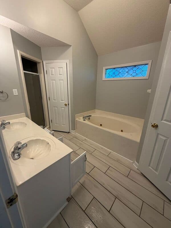 Bartlett House: 3029 Milkyway Dr