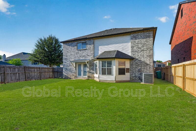 Converse House: 7702 Fairton Pl