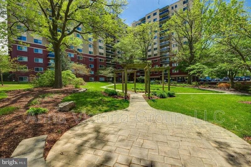 Takoma Park Condo: 7333 New Hampshire Avenue