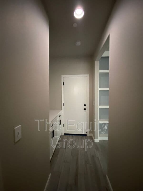 Clovis House: 3461 Alcove Way