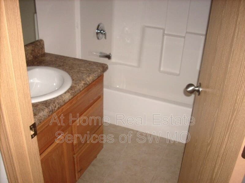 Ozark Condo: 2303 W Parkview