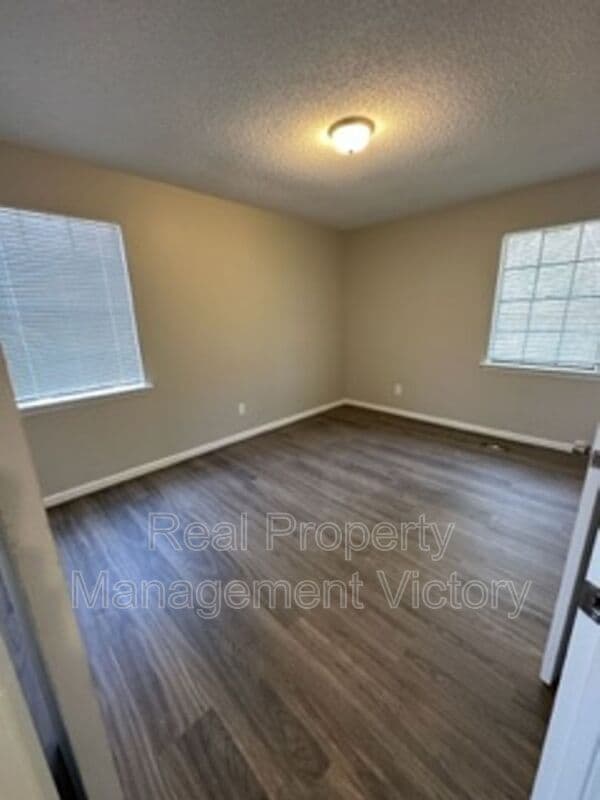 Birmingham House: 8221 Vassar Ave