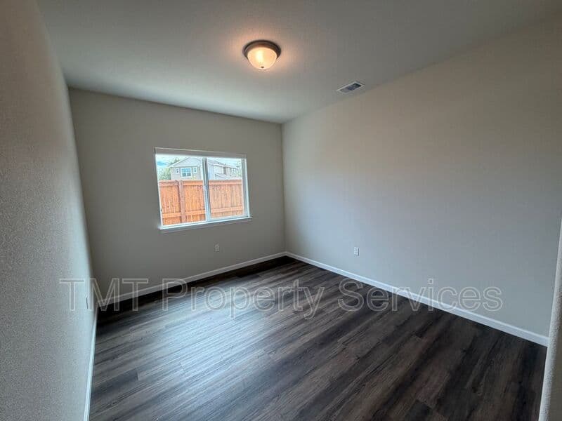 Elk Grove House: 9106 Turnbull Court