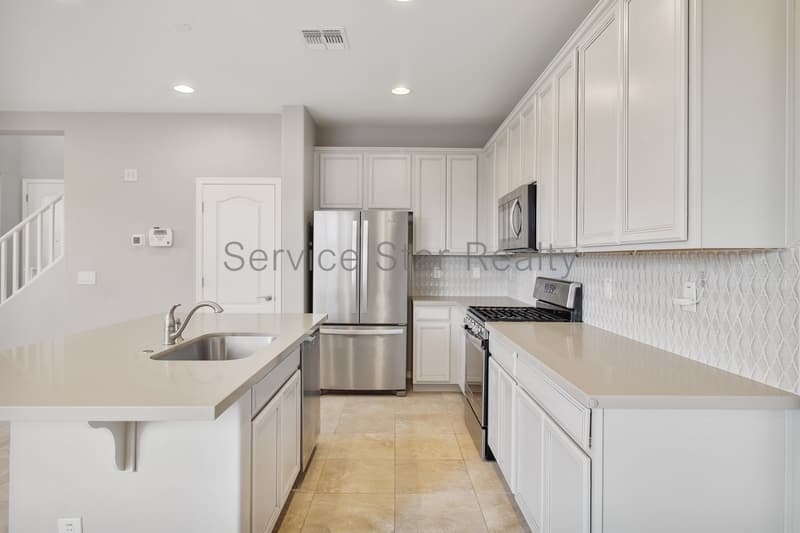 Phoenix House: 17214 N 9th Pl