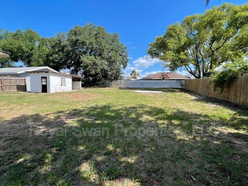 Lakeland House: 4520 Clubhouse Road