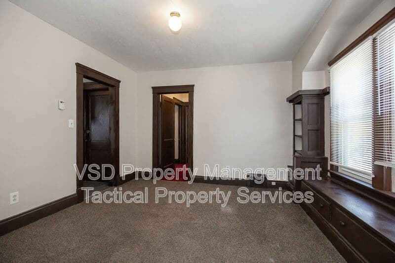 Cleveland Condo: 12819 Edmonton Ave