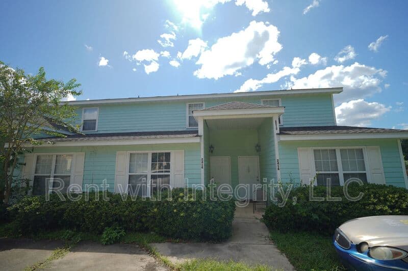 Tallahassee House: 2414 Manzanita Court