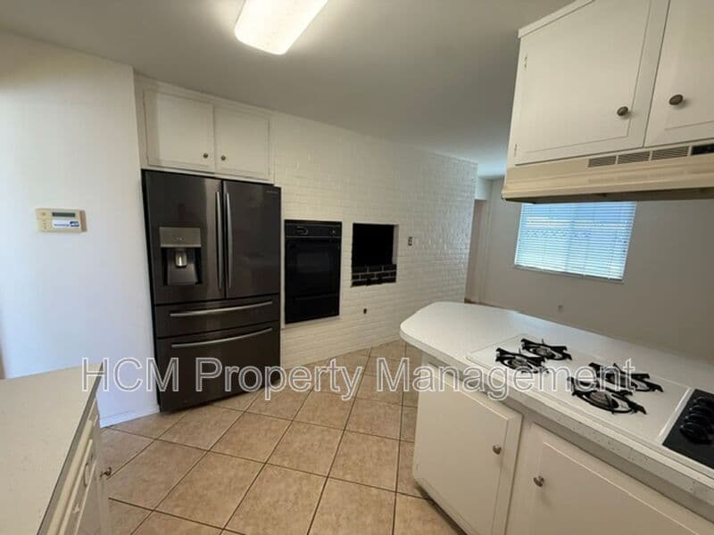 Huntington Beach House: 16402 Birdie Ln