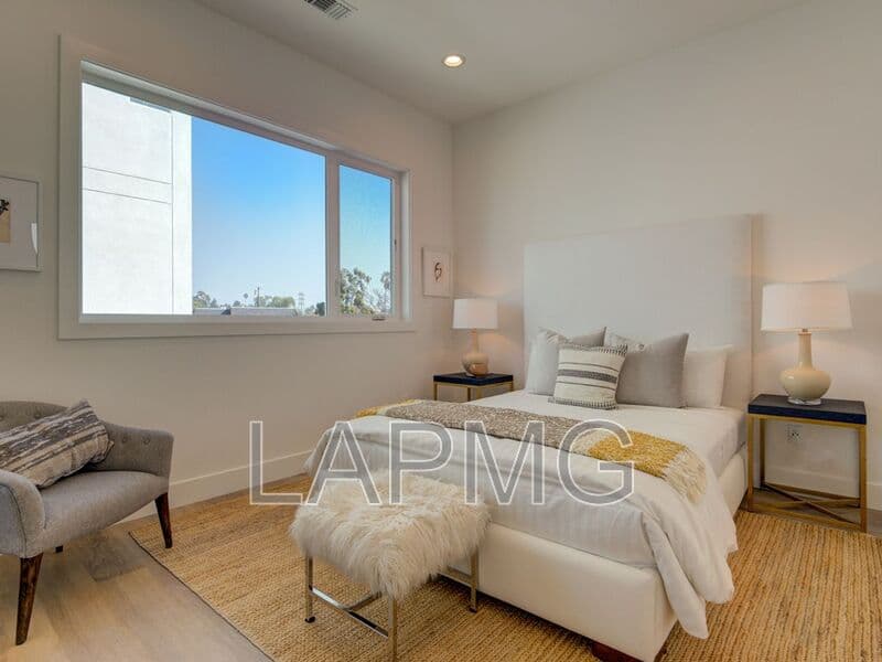 Los Angeles House: 6016 Comey Ave